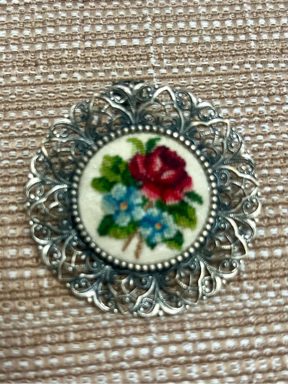 Vintage Floral Embroidered Silver-Tone Filigree Brooch/Pendant